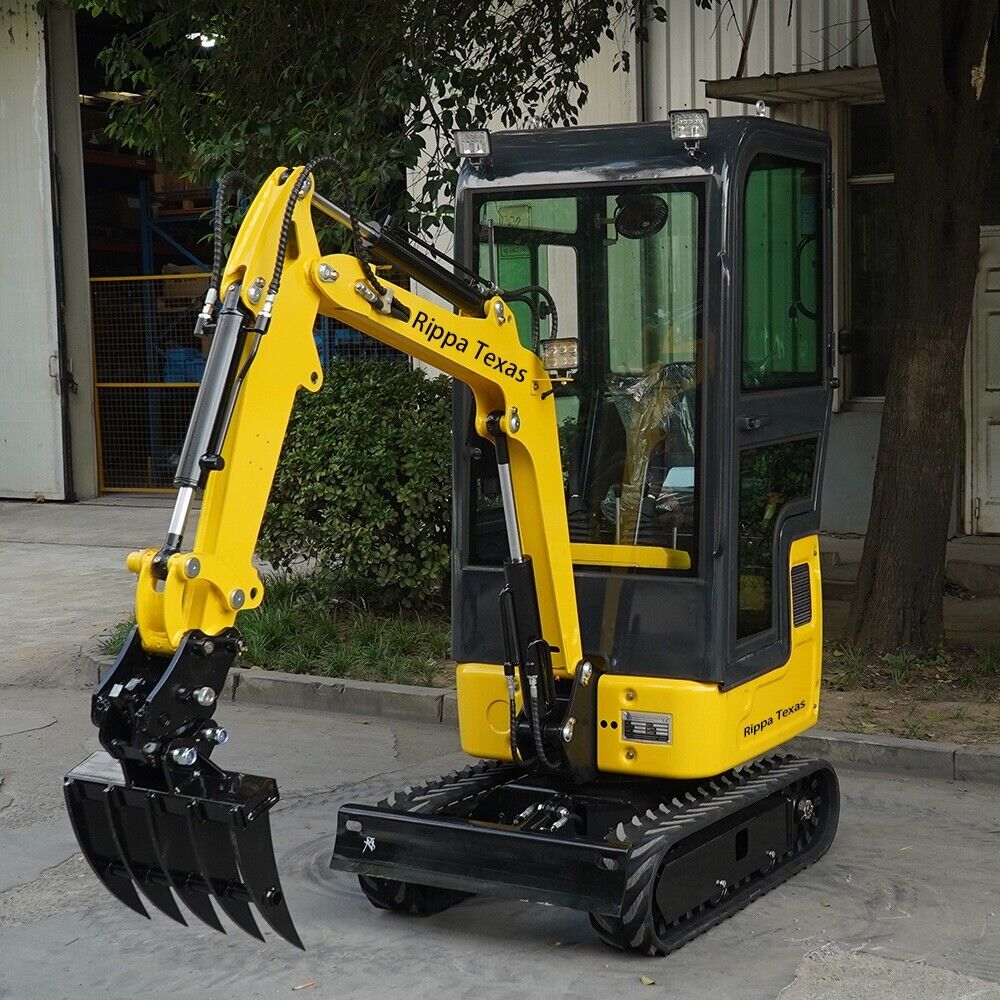 NEW Mini Excavator w/ Cab:B&S EPA Gas Engine / 13.4 HP - With Bucket/Thumb Clip