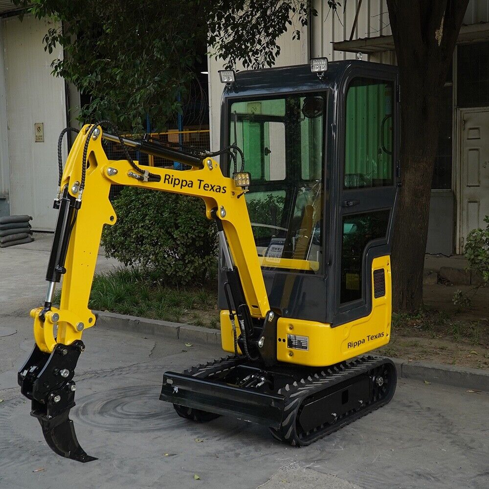 NEW Mini Excavator w/ Cab:B&S EPA Gas Engine / 13.4 HP - With Bucket/Thumb Clip