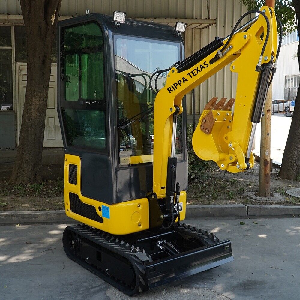 NEW Mini Excavator w/ Cab:B&S EPA Gas Engine / 13.4 HP - With Bucket/Thumb Clip